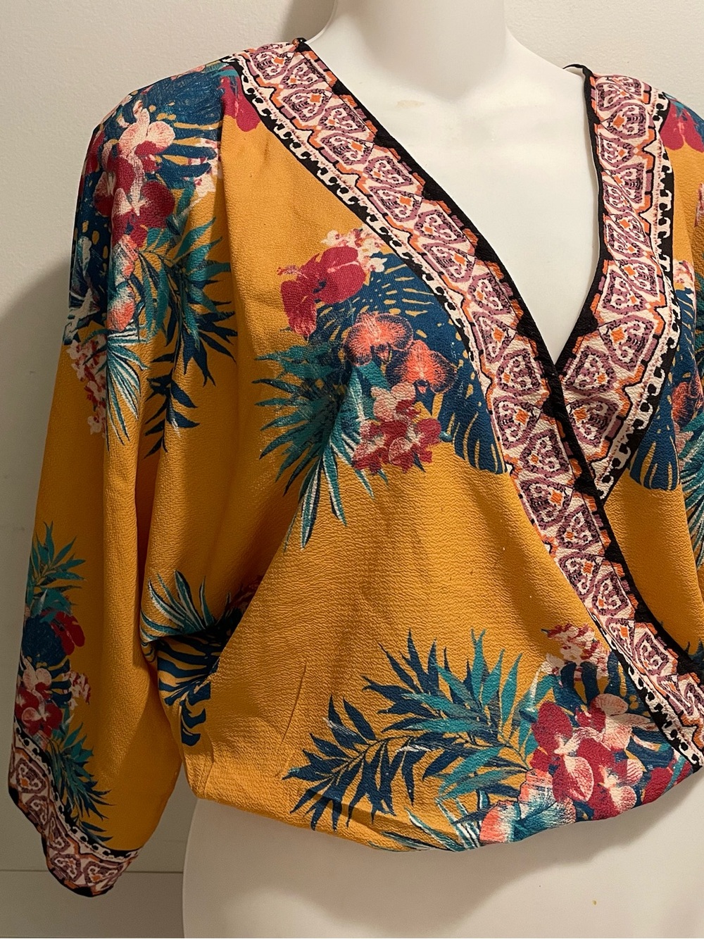 Flying Tomato Size Small Yellow Floral Crop Top Faux Wrap Kimono Sleeve Top